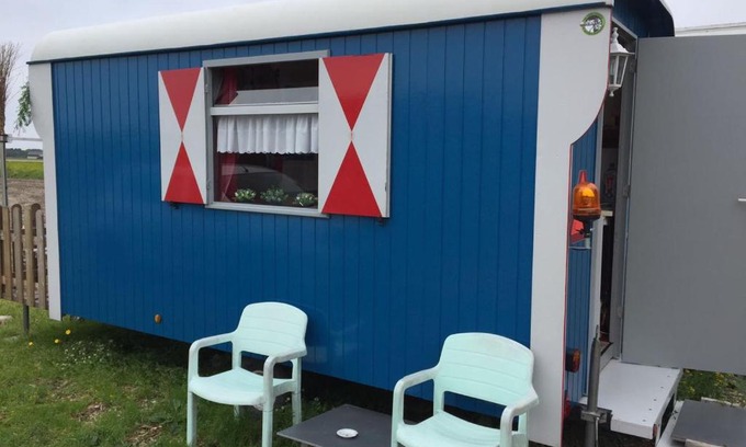 Municipality of Den Helder Bed & Breakfast | Relaxing Farmstay in Pipowagen with Ocean View Amenities