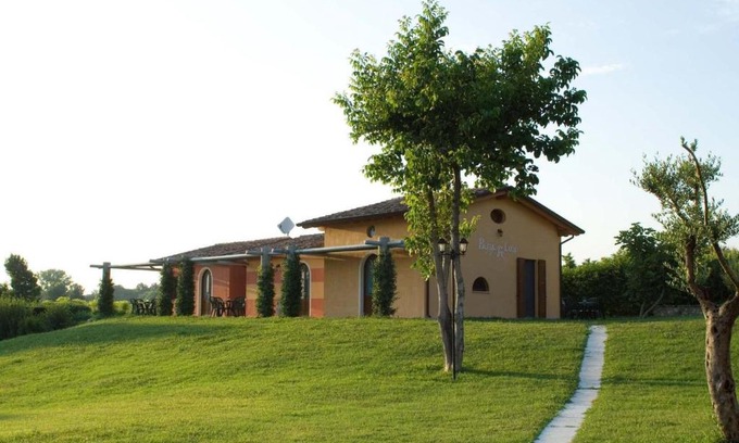 Cavriana Bed & Breakfast | Discover B&B Borgo Tre Case: Oceanfront Retreat, 9.7/10