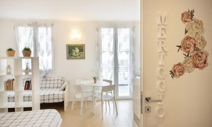 Riccione Bed & Breakfast | Discover B&B Cá Bianca Ventisette with Oceanfront Bliss