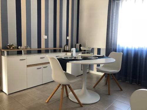 Lido di Campomarino Bed & Breakfast | Cozy B&B Campitur: Ocean Views & Private Beach Access