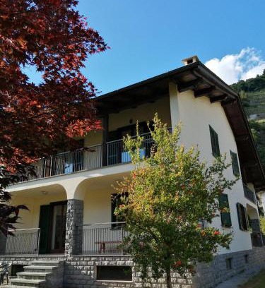 Poggiridenti Bed & Breakfast | Discover B&B Carunei: Family-Friendly Stay with Breakfast