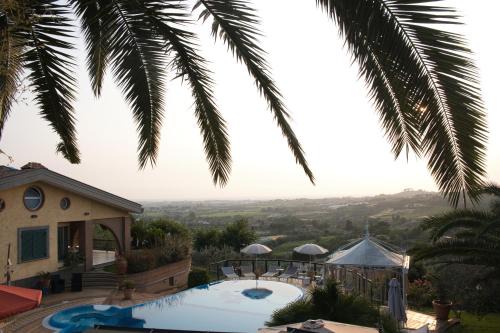 Lake Garda Bed & Breakfast | Discover Casa di Giò: Beachfront Bliss with Hot Tub