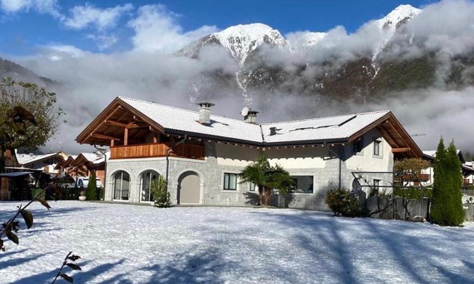 Pinzolo Bed & Breakfast | Oceanfront B&B Casa il Sasso - Guest Rated 9.7/10