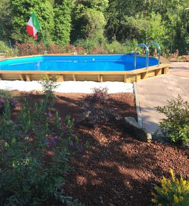 Castelnuovo Magra Bed & Breakfast | Delightful B&B Casalnovo: Oceanfront with Pool & Pet Friendly