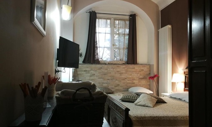 Vittoria Bed & Breakfast | Discover B&B Cascina Barolo: Pet-Friendly Stay with Breakfast