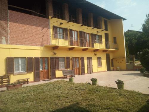 Borgomasino Bed & Breakfast | Pet-Friendly B&B Cascina Pozzo Forte with Breakfast Included