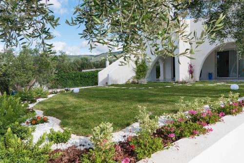 Mattinata House | Discover Casrienn: 9.3/10 with Hot Tub & Pet-Friendly Stay