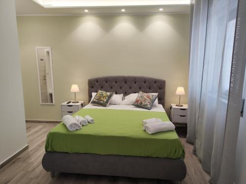 Aci Trezza Bed & Breakfast | Guest Rated 10/10 at B&B CESARE'S with Hot Tub & Breakfast