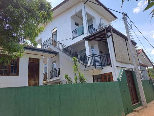 Dickwella Bed & Breakfast | Oceanfront B & B Charm with Family-Friendly Amenities
