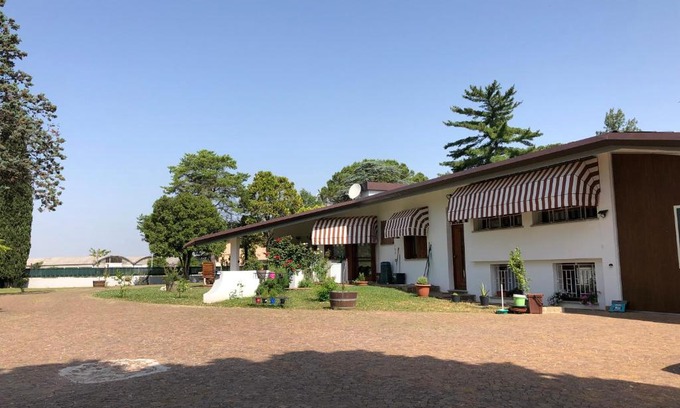 Premariacco Bed & Breakfast | Chic B & B: Family-Friendly Stay with Hot Tub Access