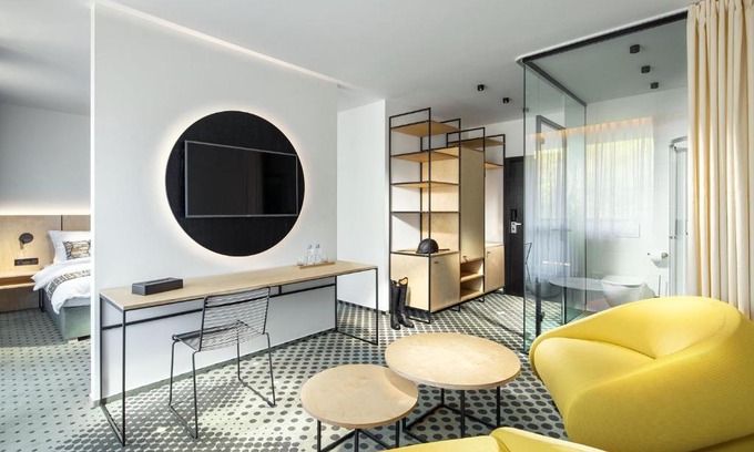 Velka Chuchle Hotel | Pet-Friendly Retreat at B&B Chuchle Arena Praha
