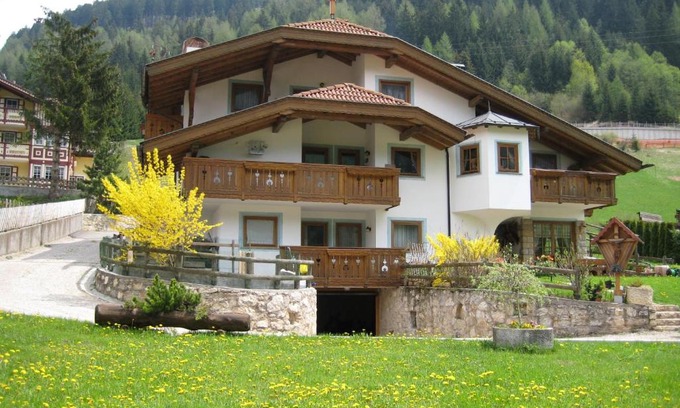 Moena Bed & Breakfast | Inviting B&B Ciasa Weber: Pet Friendly & Guest Rated 9.5
