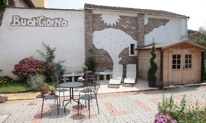 Traghetto House | Eco-Friendly Retreat at B&B Ciliegio Felice with Pool