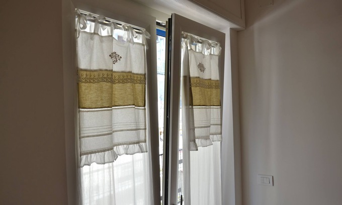 Pompei Bed & Breakfast | Guest Rated 10/10: B&B Coffee and City with Breakfast