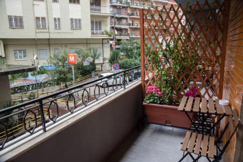 Rione Alto Bed & Breakfast | Top-Rated B&B Cuor Di Rione: Family-Friendly Comfort