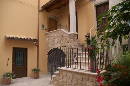 Fondi Bed & Breakfast | Inviting B&B Da Conte al Vicoletto: Breakfast Included!