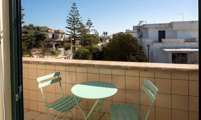 Taranto Apartment | Discover B&B Daniela: Pet-Friendly Retreat with Spa & Hot Tub