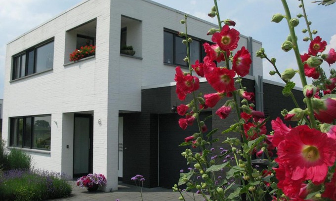 Roggel Bed & Breakfast | Explore B&B De Beverhoek: Family-Friendly Getaway