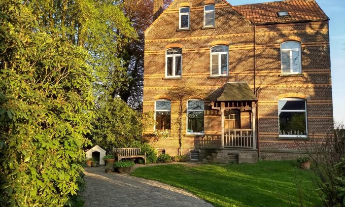 Tielt Bed & Breakfast | Discover B&B De Gastfabriek: Rated 9.1, Pet-Friendly Retreat