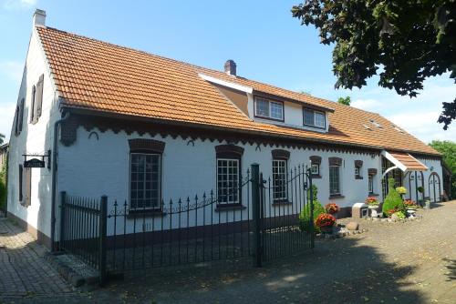 Roggel Bed & Breakfast | Cozy B&B De Kleine Wijngaard with Pool and Hot Tub