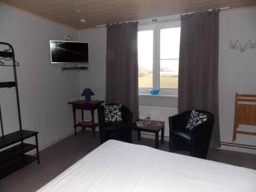 Wijtschate Bed & Breakfast | Pet-Friendly B&B De Linde with Breakfast & Family Amenities