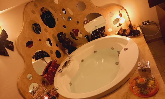 Sava Bed & Breakfast | Experience B&b De Mauro: Relax by the Oceanfront Pool