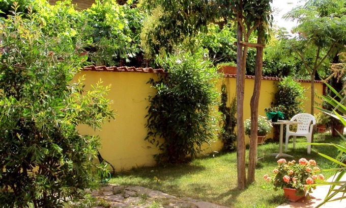 Zona XIX Casal Morena Bed & Breakfast | Top-Rated B&B Degli Amici with Family-Friendly Amenities