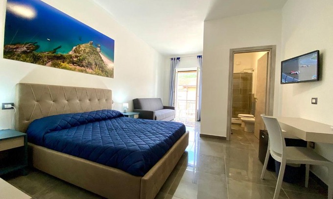 Marina di Ascea Bed & Breakfast | Relax at B&B DEL CORSO: Ocean Views & Family-Friendly Stay