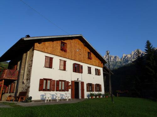 Sagron Mis Bed & Breakfast | Family-Friendly B&B DOLOMIA with 9/10 Guest Ratings