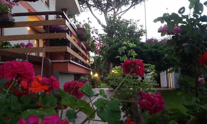 Ostia Antica Bed & Breakfast | Cozy B&B Domus Gratiae with Hot Tub and Breakfast Included