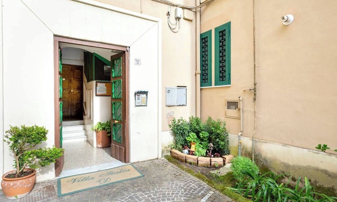 Arenella Bed & Breakfast | Top-Rated B&B Don Mimì with Family-Friendly Amenities
