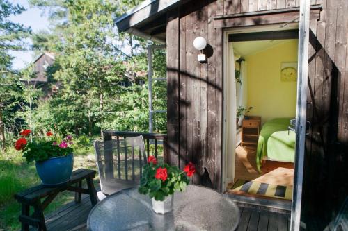 Johanneshov Bed & Breakfast | Eco-Village B&B: Family-Friendly Retreat Near the City