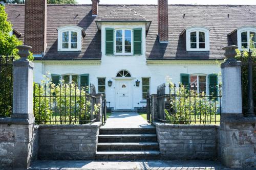 Ecaussinnes-dʼEnghien Bed & Breakfast | Cozy B&B El Tyu: Family-Friendly with Kitchen Access