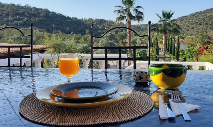 Albufeira Bed & Breakfast | Relax at B&B Entrecolinas: Spa, Pool & Child-Friendly Stays
