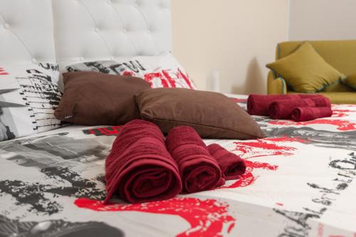 Tiche Bed & Breakfast | Oceanfront Escape at B&B Epipoli - Family Friendly Retreat