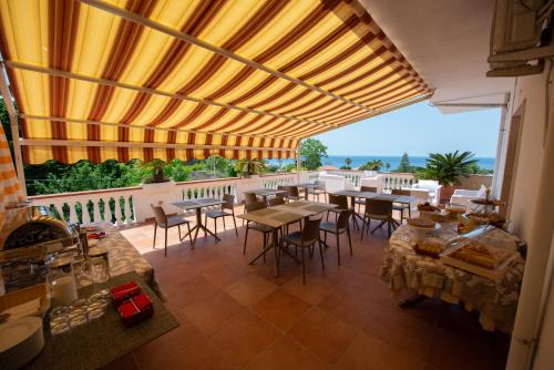 Parghelia Bed & Breakfast | Cozy B&B Esterita with Private Beach & Ocean Views