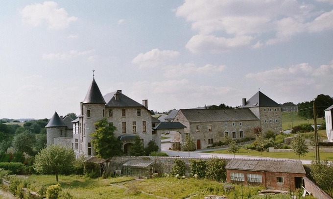Laneffe Bed & Breakfast | Elegant B&B Ferme Château de Laneffe with Hot Tub & Breakfast