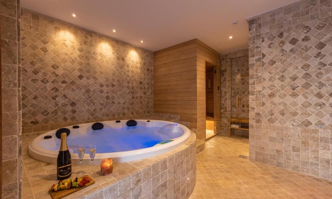 Follonica Bed & Breakfast | Experience Oceanfront Relaxation at B&B Follonica