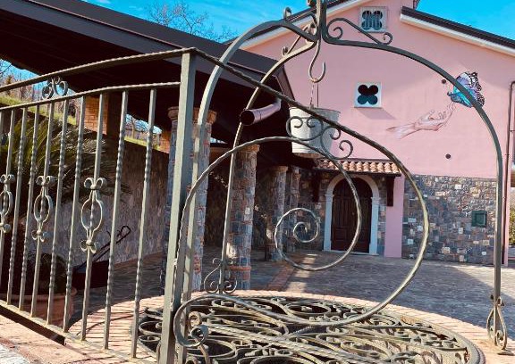 Torraca Bed & Breakfast | Pet-Friendly B&B Girasole: Rated 9/10 for Family Comfort