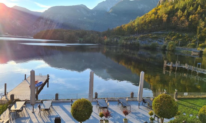 Obertraun Bed & Breakfast | Relax at B&B Hallstatt Lake with Self Check-In & Dining