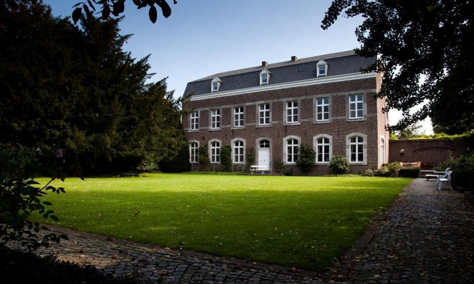 Maaseik Bed & Breakfast | Exceptional B&B Het Agnetenklooster: Rated 9.3/10