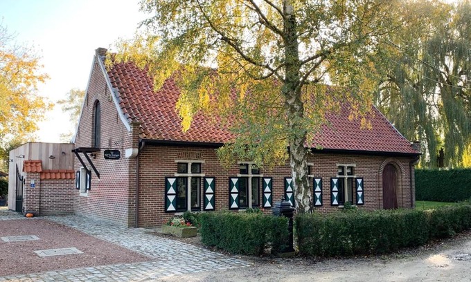 Aalst Bed & Breakfast | Discover B&B Hof Ter Koningen: Rated 9/10 with Hot Tub