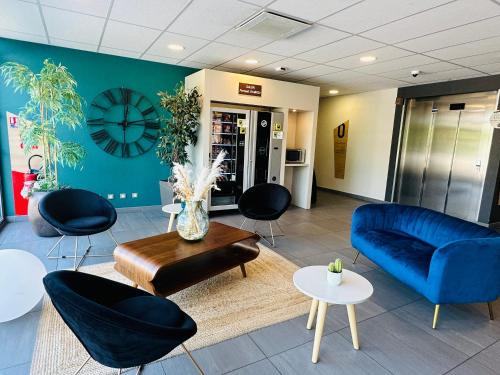 Venelles Hotel | Pet-Friendly B&B HOTEL Aix en Provence Venelles with Breakfast