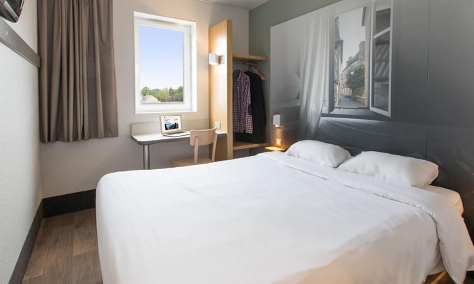 Beaucouze Hotel | Pet-Friendly B&B HOTEL Angers 2 Université with Breakfast