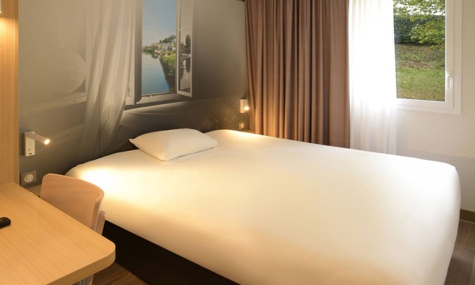 Champniers Hotel | Budget-Friendly B&B HOTEL Angoulème with Breakfast & Kitchen