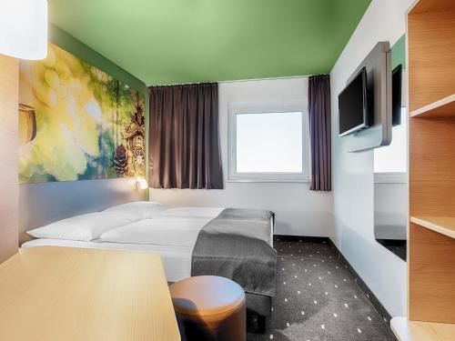Rheinmunster Hotel | Pet-Friendly Haven at B&B HOTEL Baden-Airpark