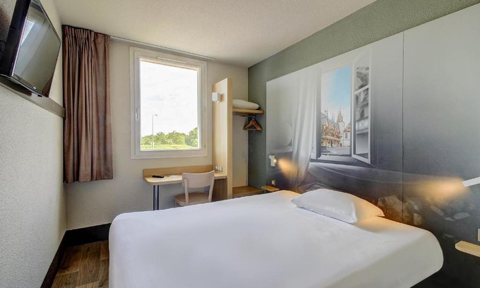 Savigny-les-Beaune Hotel | Comfortable B&B HOTEL BEAUNE Nord: Pet-Friendly Retreat