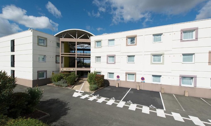 Nouan-sur-Loire Hotel | Comfortable B&B HOTEL Blois with Family-Friendly Amenities