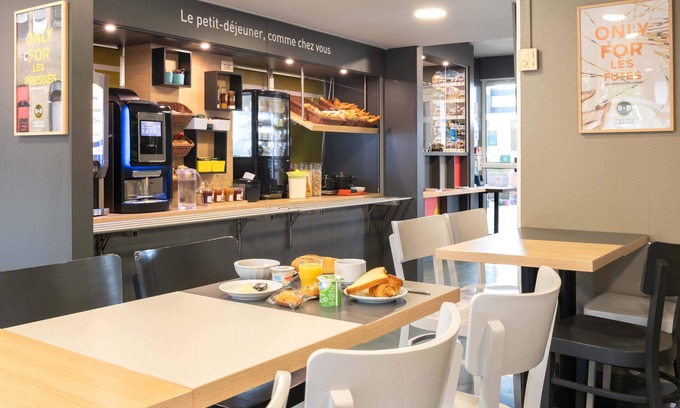 Saint-Aubin-sur-Scie Hotel | Convenient B&B HOTEL Dieppe: Family-Friendly & Accessible