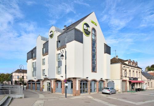 Dreux Hotel | Pet-Friendly B&B HOTEL Dreux Centre with Convenient Amenities